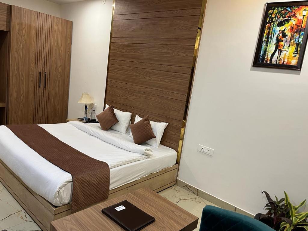 Hotel Eco Park Rewa Exterior photo
